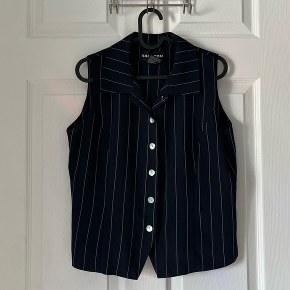 Halston Heritage Tops - NWOT Women's Halston Sleeveless Blazer in Navy size 8